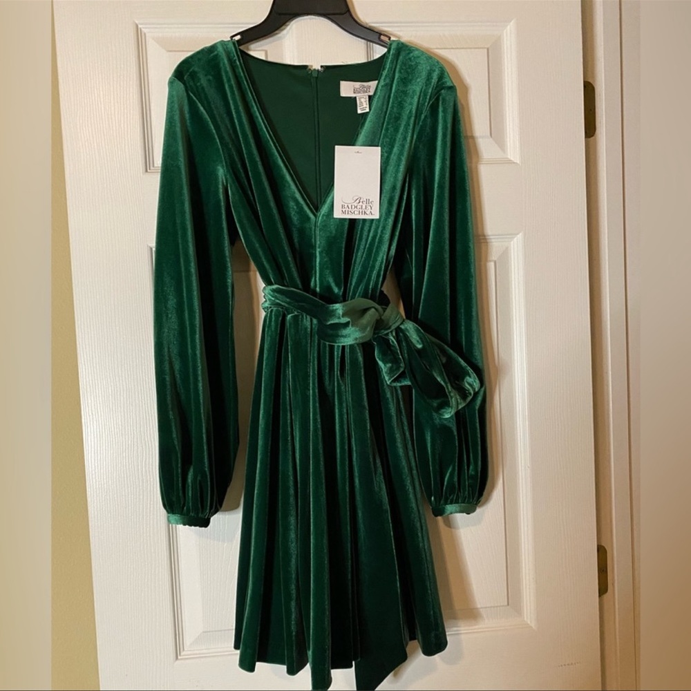 $299 NWOT Belle Badgley Mischka Velvet Emerald Green